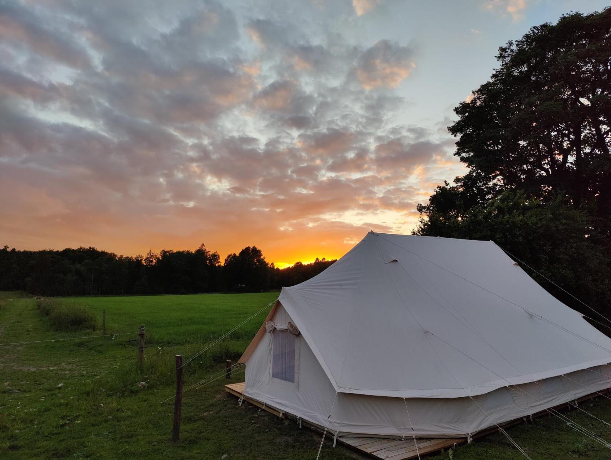 Under Canvas Bornholm Ostermarie Exteriör bild